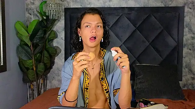 Snapshot of Indi_rave chatting on November 22, 2025, 1:43 pm Indi rave online show from November 22, 2025, 1:43 pm