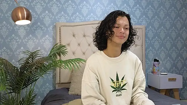 Snapshot of Indi_rave chatting on November 16, 2025, 2:11 pm Indi rave online show from November 16, 2025, 2:11 pm