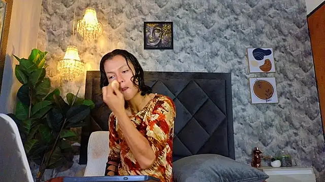 Snapshot of Indi_rave chatting on November 14, 2025, 1:37 pm Indi rave online show from November 14, 2025, 1:37 pm