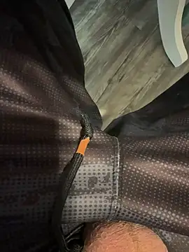 Snapshot of Quickcum2201 chatting on October 28, 2025, 4:06 pm Quickcum2201 online show from October 28, 2025, 4:06 pm