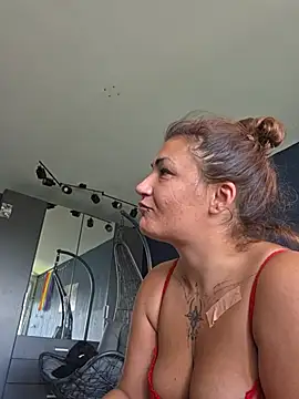 Snapshot of Hausverbot3 chatting on July 3, 2026, 12:44 pm Hausverbot3 online show from July 3, 2026, 12:44 pm