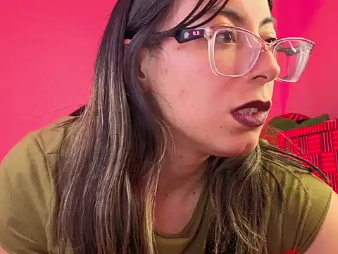 Snapshot of zylla_storn chatting on December 16, 2025, 8:18 am zylla storn online show from December 16, 2025, 8:18 am