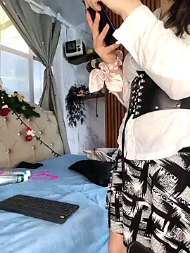 eva delight  online show from January 9, 2026, 11:17 am