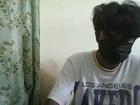 Snapshot of kriZ08 chatting on May 21, 2026, 10:12 am kriZ08 online show from May 21, 2026, 10:12 am