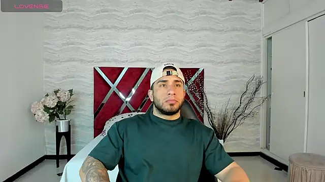 Denver lux online show from October 29, 2025, 12:15 pm