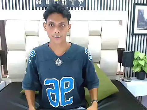 Snapshot of wiltom_ chatting on November 1, 2025, 1:45 am wiltom online show from November 1, 2025, 1:45 am