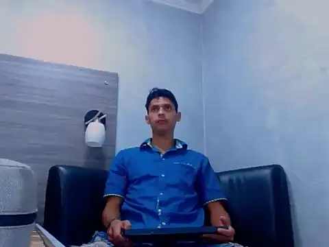 Snapshot of wiltom_ chatting on November 18, 2025, 3:43 am wiltom online show from November 18, 2025, 3:43 am