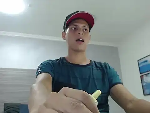 Snapshot of wiltom_ chatting on December 14, 2025, 6:24 pm wiltom online show from December 14, 2025, 6:24 pm