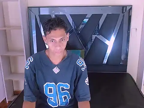 Snapshot of wiltom_ chatting on October 31, 2025, 12:24 pm wiltom online show from October 31, 2025, 12:24 pm