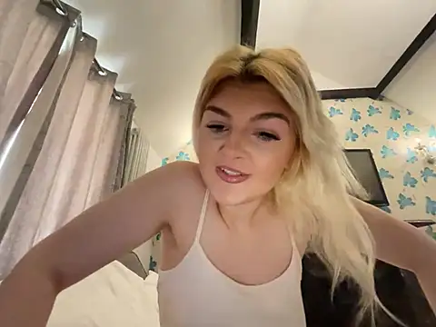 rosie-hipstergal online show from March 20, 2026, 12:39 pm