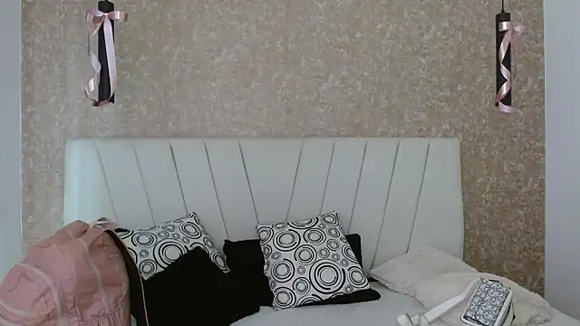 AliceSmity  online show from February 9, 2026, 12:03 pm