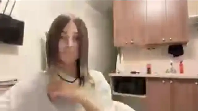 AidaGloshen online show from October 27, 2025, 5:14 pm