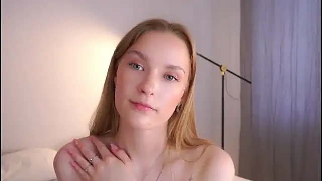 Snapshot of Helenspenss_ chatting on November 9, 2025, 9:52 pm Helenspenss online show from November 9, 2025, 9:52 pm