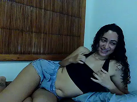 eleganceafterdark online show from November 3, 2025, 3:15 pm