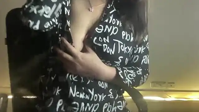 Naughty Mow online show from March 1, 2026, 4:51 pm