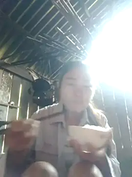 yeu-yeu online show from October 28, 2025, 11:58 pm