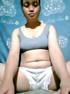 Snapshot of Noelle-e chatting on October 27, 2025, 1:34 pm Noelle-e online show from October 27, 2025, 1:34 pm