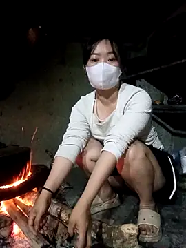 Snapshot of Phoena-a chatting on February 17, 2026, 10:29 pm Phoena-a online show from February 17, 2026, 10:29 pm