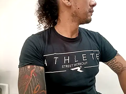 ErosyVenus69 online show from November 17, 2025, 6:01 pm