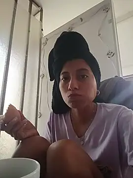 Snapshot of YeseniaRodriguez3 chatting on November 21, 2025, 5:34 pm YeseniaRodriguez3 online show from November 21, 2025, 5:34 pm