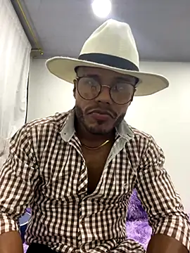 Snapshot of Grey325 chatting on October 30, 2025, 4:55 am Grey325 online show from October 30, 2025, 4:55 am