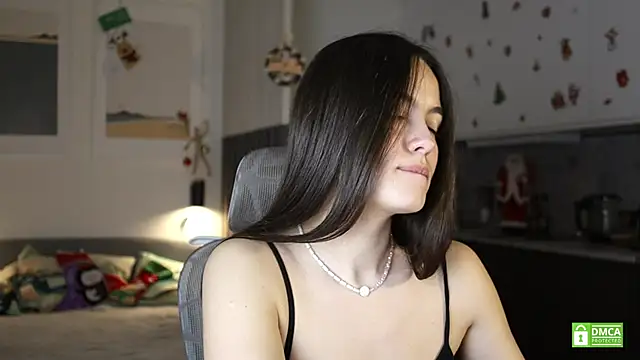 amelie shine online show from December 17, 2025, 12:21 pm