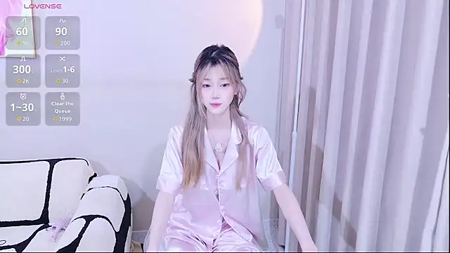 Snapshot of xiaoxi---n chatting on November 12, 2025, 9:46 am xiaoxi---n online show from November 12, 2025, 9:46 am