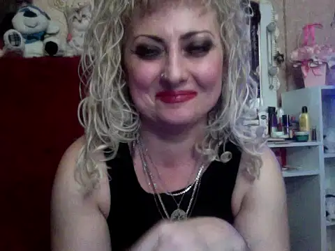 Snapshot of xHot_Amazonq chatting on November 3, 2025, 10:02 pm xHot Amazonq online show from November 3, 2025, 10:02 pm