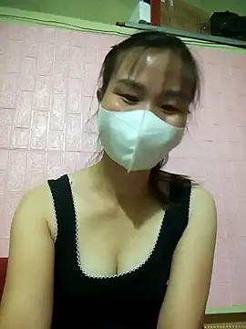 Snapshot of Donatella28 chatting on October 28, 2025, 12:48 pm Donatella28 online show from October 28, 2025, 12:48 pm