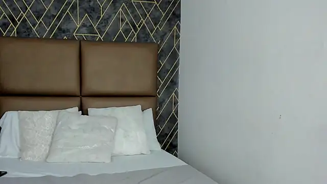 Snapshot of Isidel10 chatting on April 13, 2026, 3:27 pm Isidel10 online show from April 13, 2026, 3:27 pm