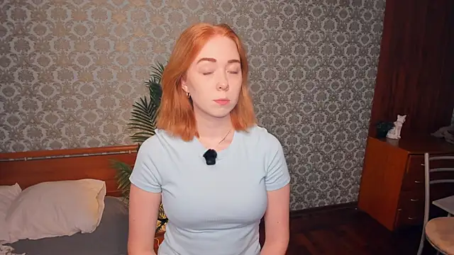 Snapshot of AddieOsler chatting on November 2, 2025, 7:08 pm AddieOsler online show from November 2, 2025, 7:08 pm