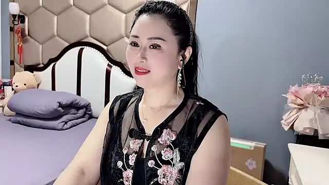 yaoyao22678 online show from May 16, 2026, 1:48 am