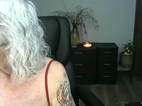 JoleneDelacroix online show from March 12, 2026, 1:11 am