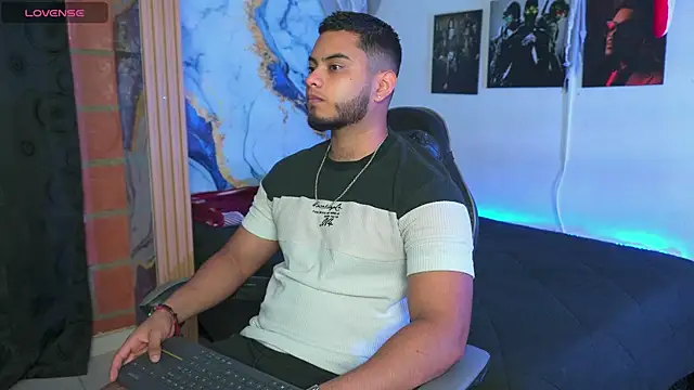 Tiler wolker online show from November 12, 2025, 10:35 pm