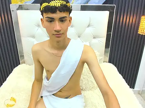 Snapshot of cristalangel9_ chatting on October 31, 2025, 6:04 pm cristalangel9 online show from October 31, 2025, 6:04 pm