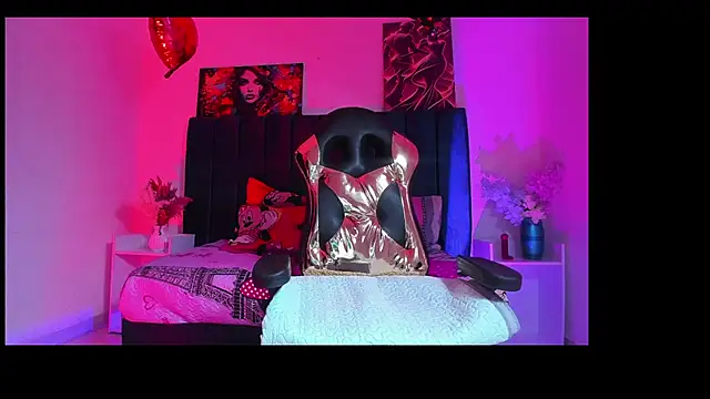 Stefany wish online show from November 17, 2025, 8:13 pm