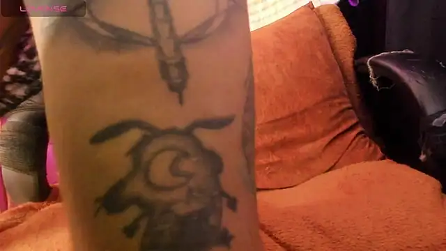 ghostwomaan online show from April 14, 2026, 2:33 pm