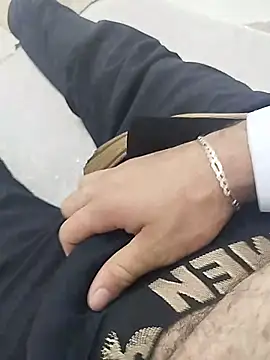 Snapshot of Jervaz chatting on December 1, 2025, 4:24 am Jervaz online show from December 1, 2025, 4:24 am