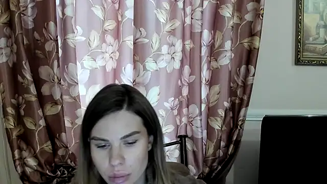 LinaBey online show from February 19, 2026, 12:35 pm