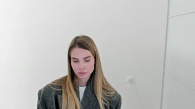 LinaBey online show from November 15, 2025, 12:53 pm