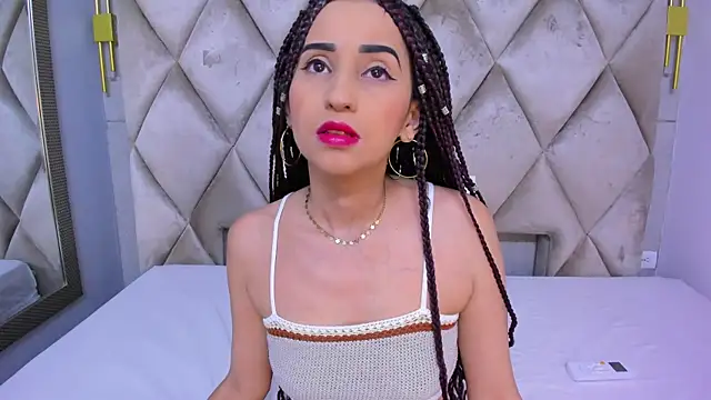 violett rabbit  online show from February 24, 2026, 8:21 pm