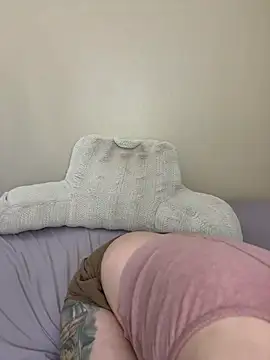 CreamedKitten online show from July 17, 2026, 3:31 pm