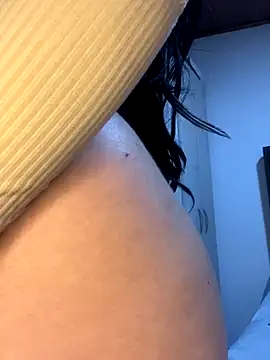 Snapshot of Im_Saraaaa chatting on November 5, 2025, 6:33 pm Im Saraaaa online show from November 5, 2025, 6:33 pm