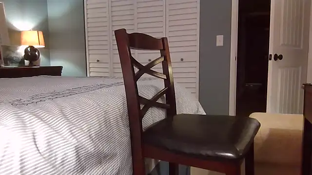 Snapshot of Hooshung_mvers8 chatting on November 25, 2025, 2:12 am Hooshung mvers8 online show from November 25, 2025, 2:12 am