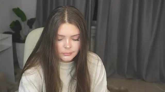 Snapshot of AdelinaIbraham chatting on October 28, 2025, 3:44 pm AdelinaIbraham online show from October 28, 2025, 3:44 pm