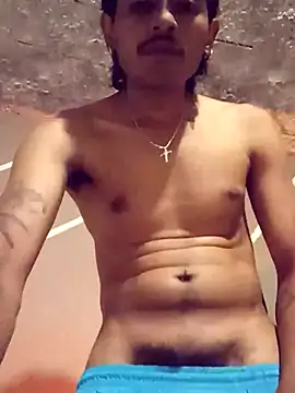 SkinniYamo online show from April 15, 2026, 5:35 am