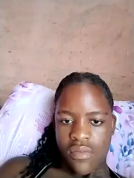 Snapshot of Blondecurv24 chatting on October 28, 2025, 2:38 pm Blondecurv24 online show from October 28, 2025, 2:38 pm