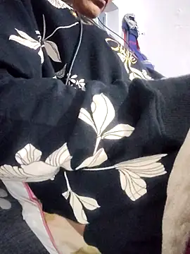 Snapshot of Hot-Rubyy chatting on December 5, 2025, 5:44 pm Hot-Rubyy online show from December 5, 2025, 5:44 pm