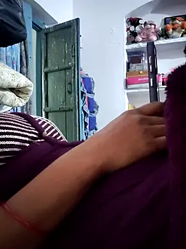 Snapshot of Hot-Rubyy chatting on February 21, 2026, 9:33 am Hot-Rubyy online show from February 21, 2026, 9:33 am