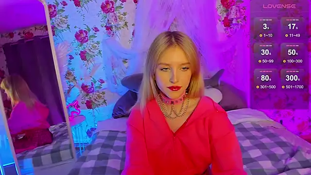 Snapshot of KissChristie__ chatting on November 22, 2025, 7:13 pm KissChristie online show from November 22, 2025, 7:13 pm